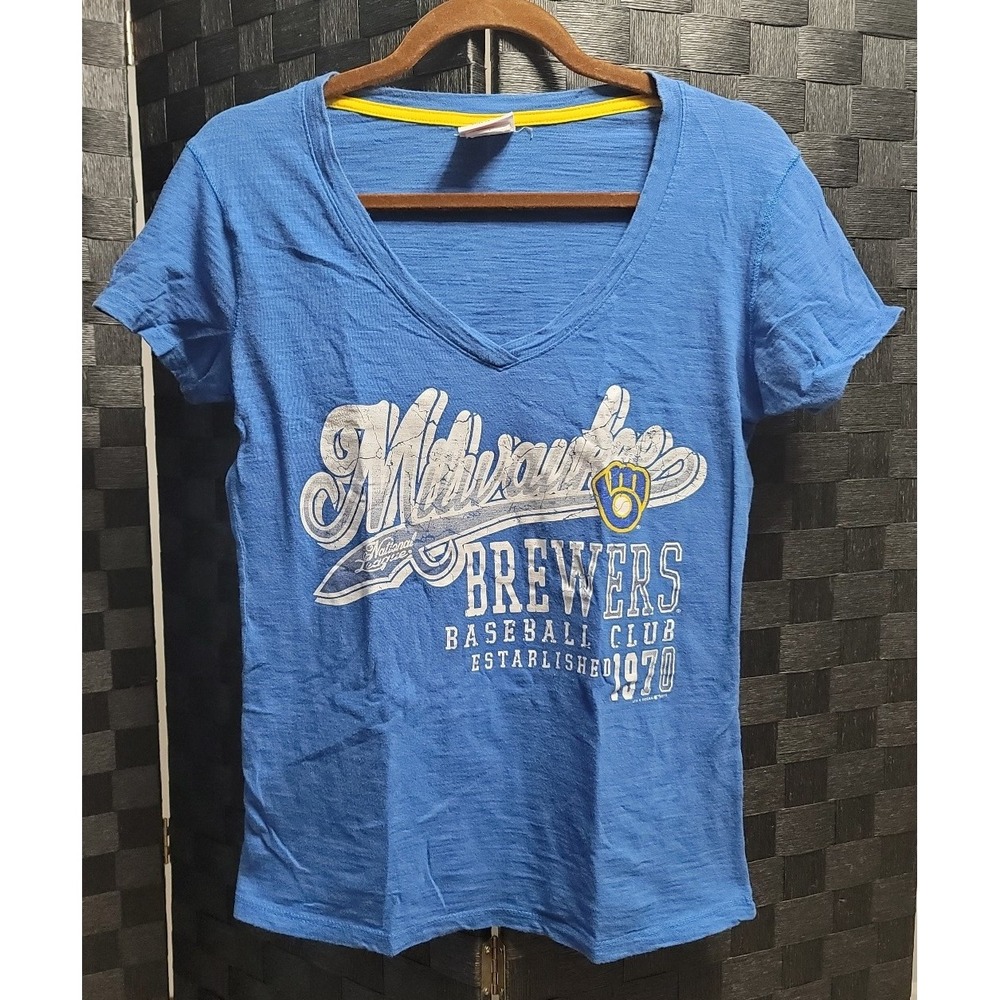 MLB Miluwaukee Brewers Baseball V-neck T-shirt size Small